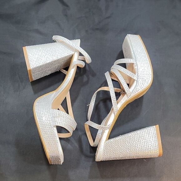 BRAND NEW BAMBOO STUDDED EMBELLISHMENTS PLATFORM SANDAL - Picture 9 of 15